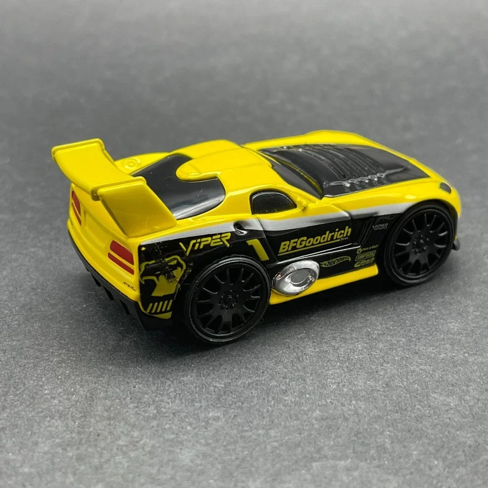 Hot Wheels Hot Tunerz 2002 '02 Dodge Viper‎ GTS-R Sports Car Yellow Diecast 1/64